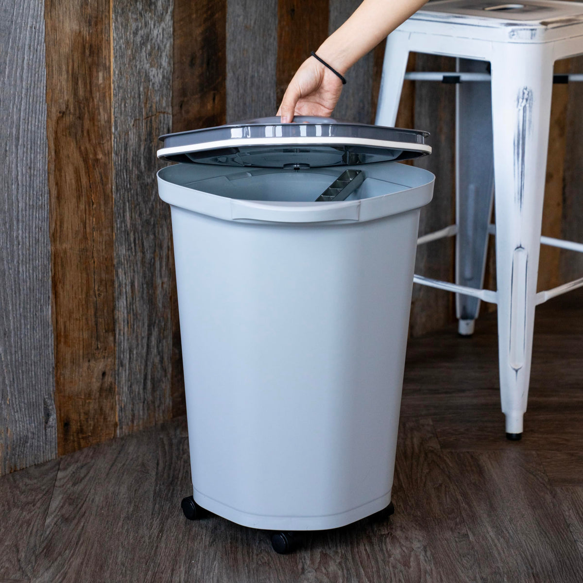 IRIS USA Dog Food Storage Container, Up to 10 lbs, Clear/Gray, Made in USA